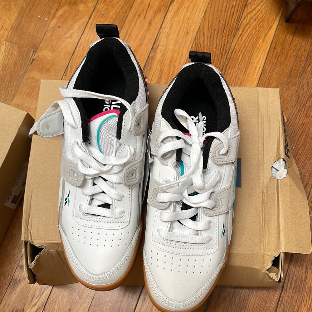 Ladies Reebok Sneaker